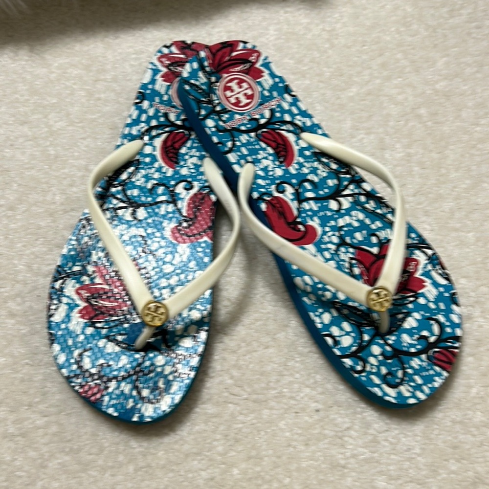 Tory Burch cream flip flops sz 9